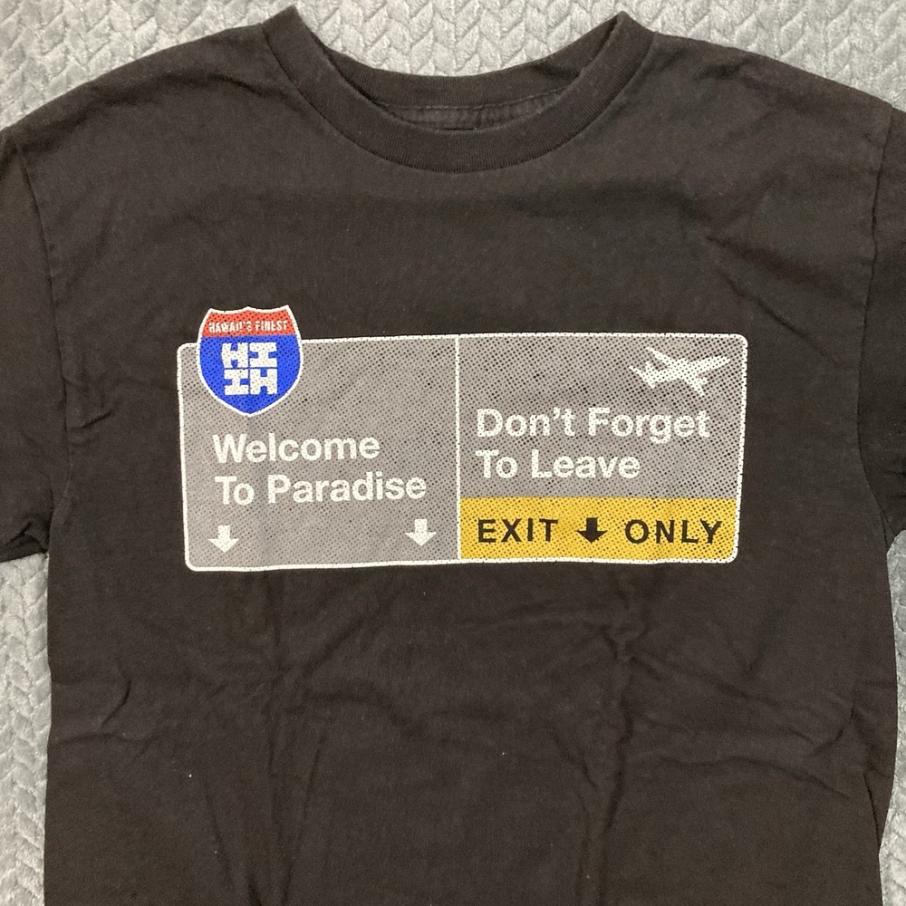 Hawaii Finest Paradise Exit Sign 2023 T-Shirt Men's M Local Hawaii Streetwear